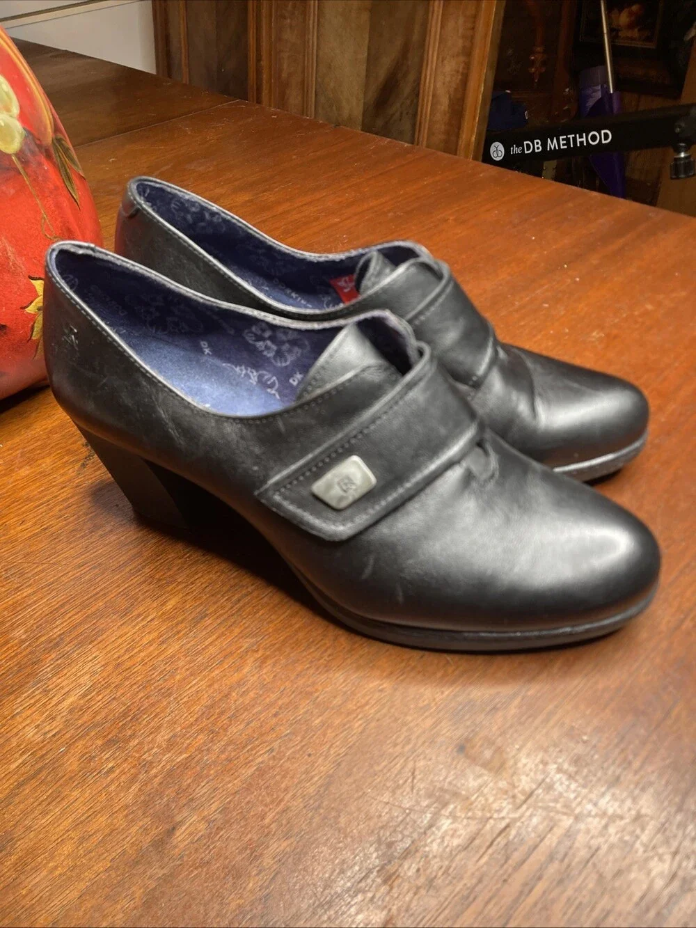 Dorking Evelyn: Women's Shoes in Black Leather D8433 – Elegance and Comfort